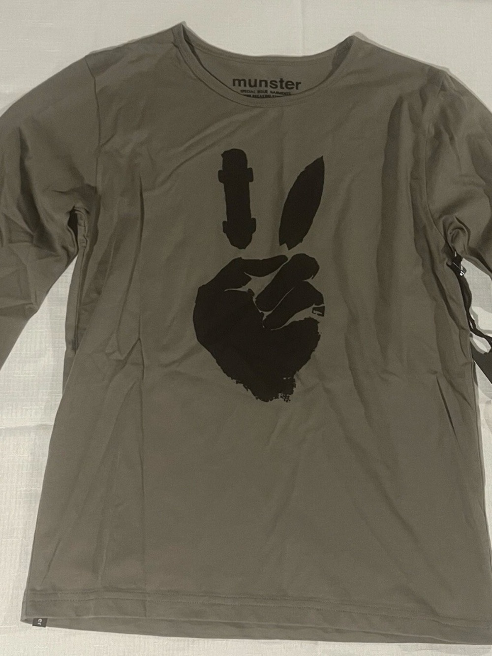 Munster  Long Sleeve T-Shirt Peace Sign-Youth Size 8